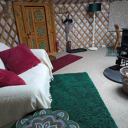 Go Eco Glamping Hotel Lampeter Exterior photo