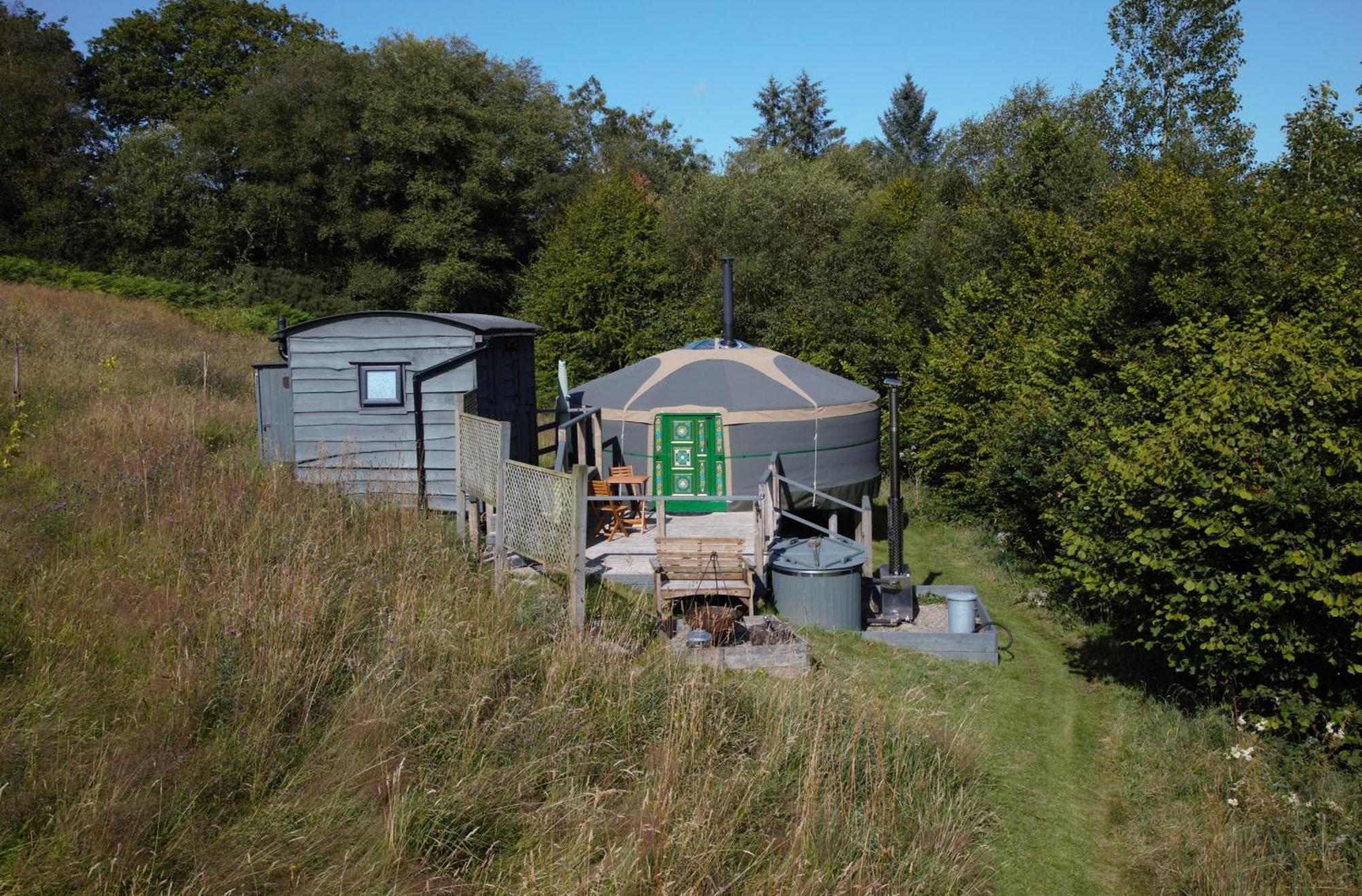 Go Eco Glamping Hotel Lampeter Exterior photo