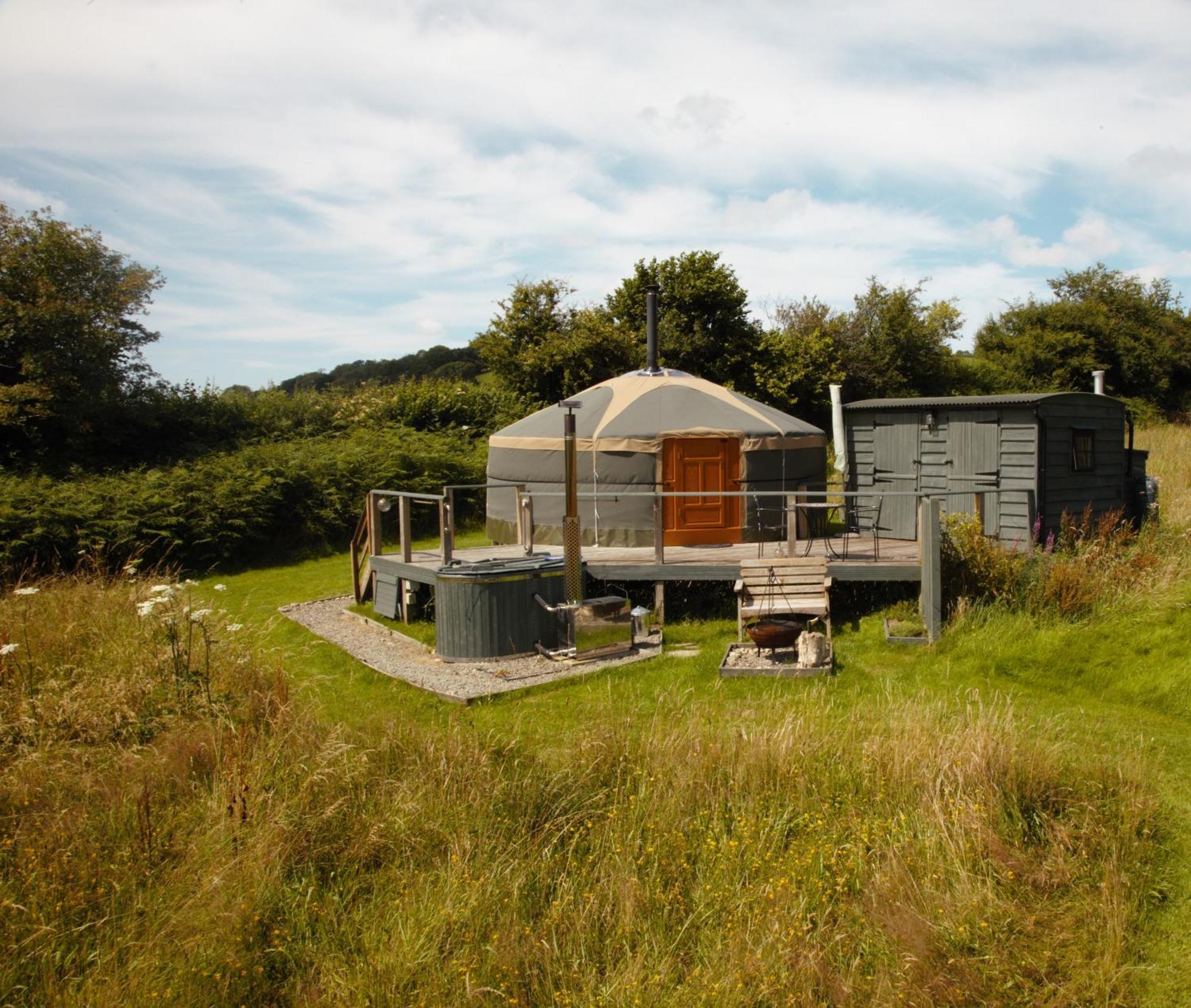 Go Eco Glamping Hotel Lampeter Exterior photo
