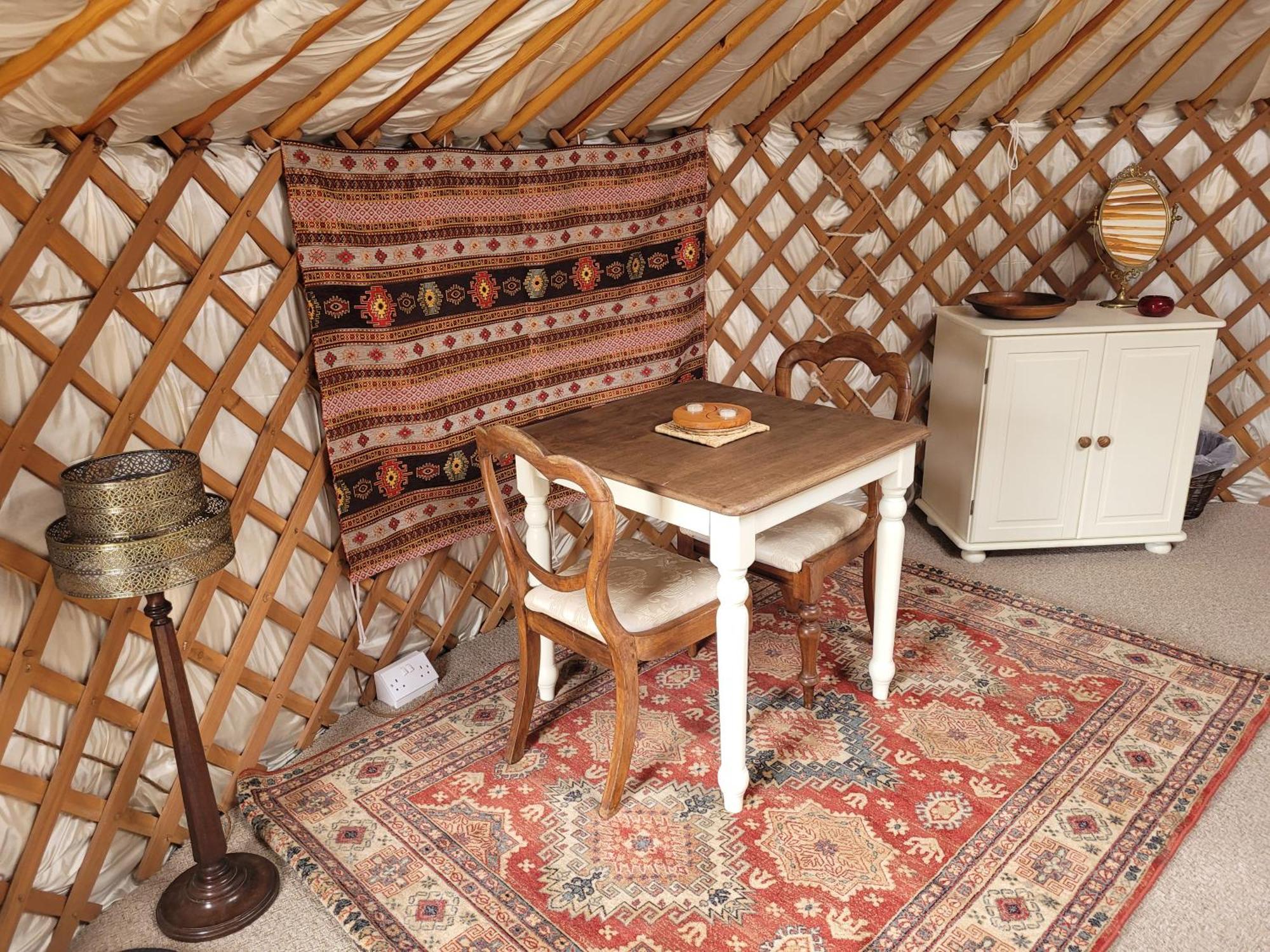 Go Eco Glamping Hotel Lampeter Exterior photo