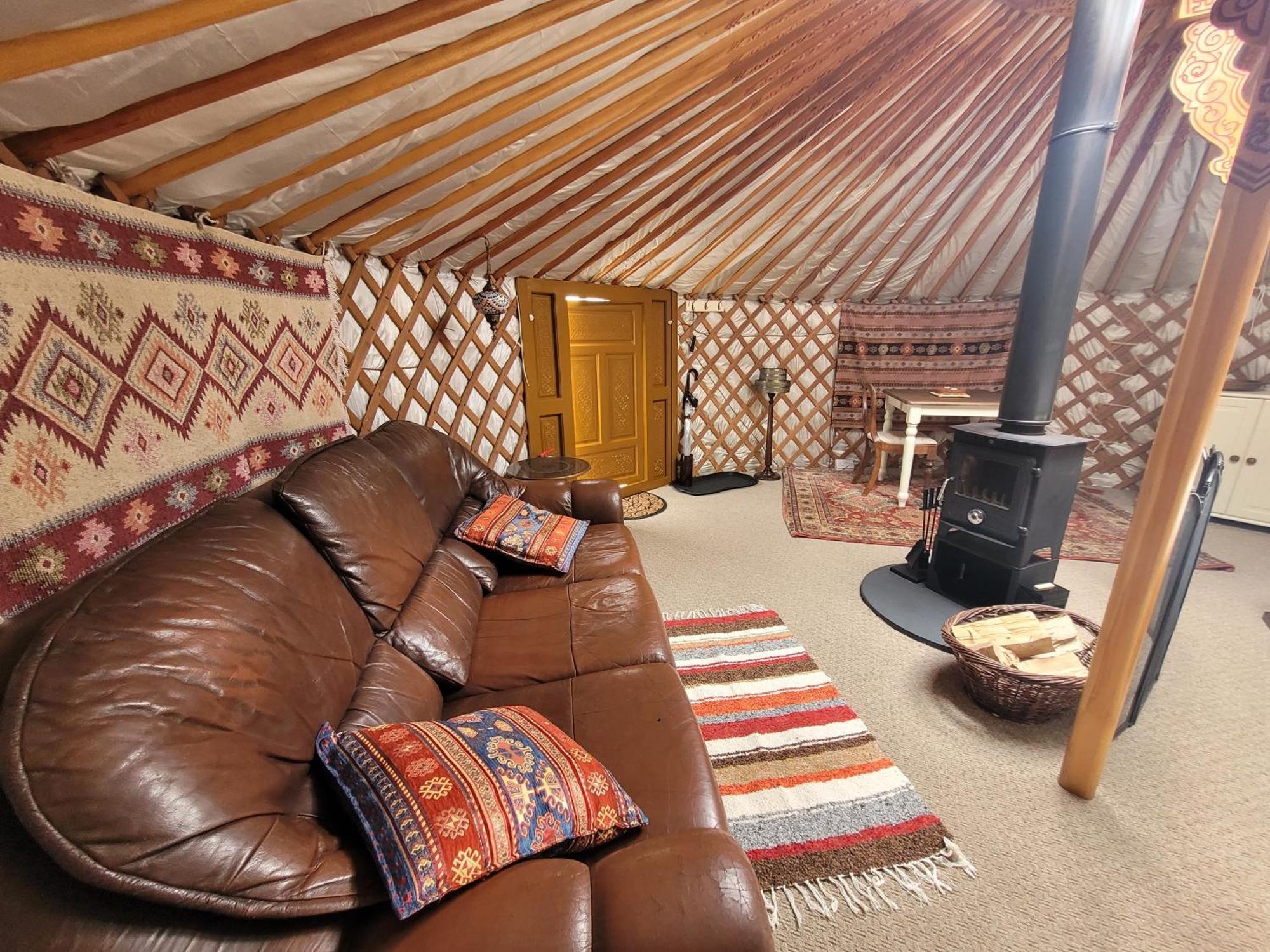 Go Eco Glamping Hotel Lampeter Exterior photo