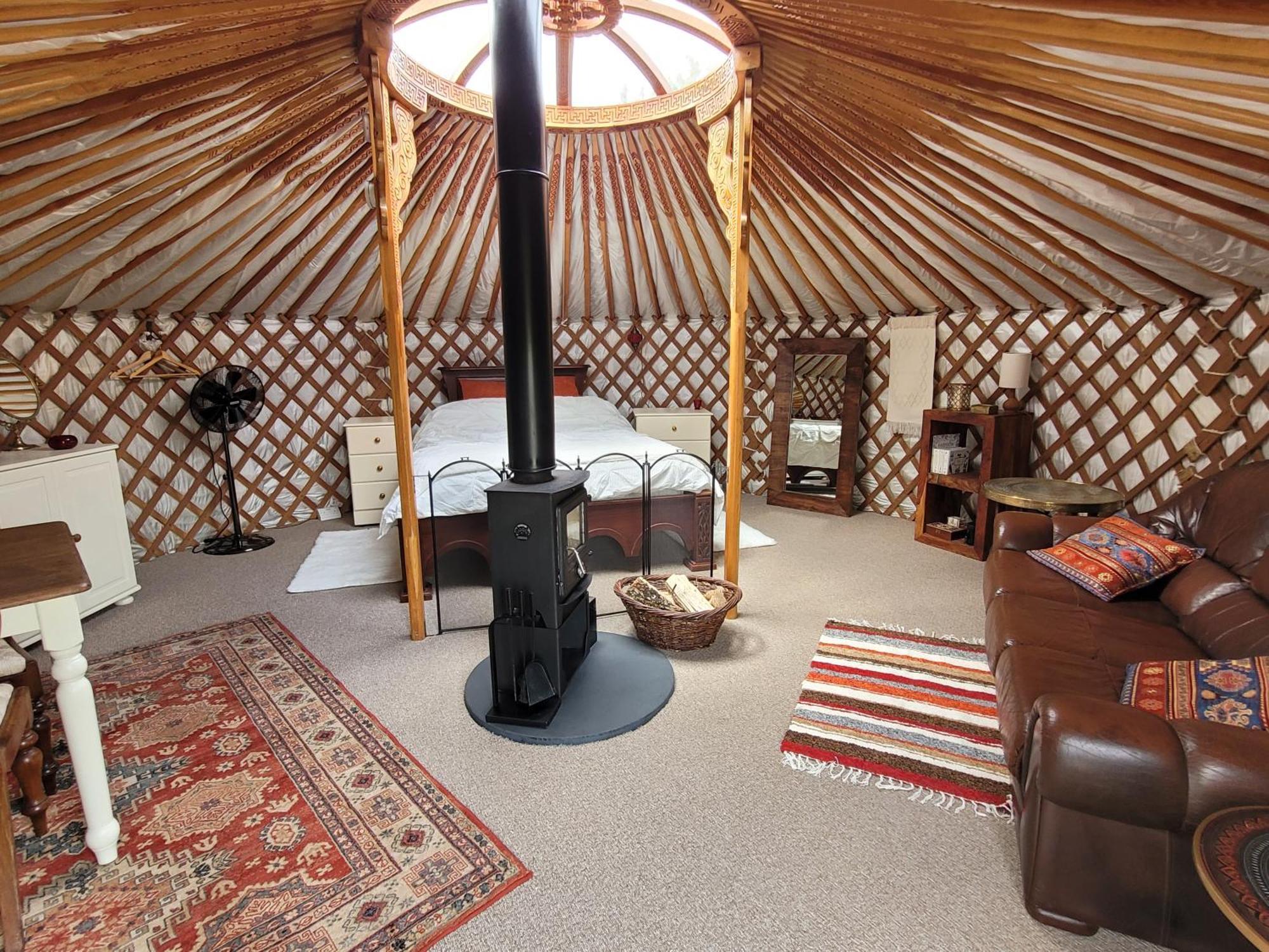 Go Eco Glamping Hotel Lampeter Exterior photo