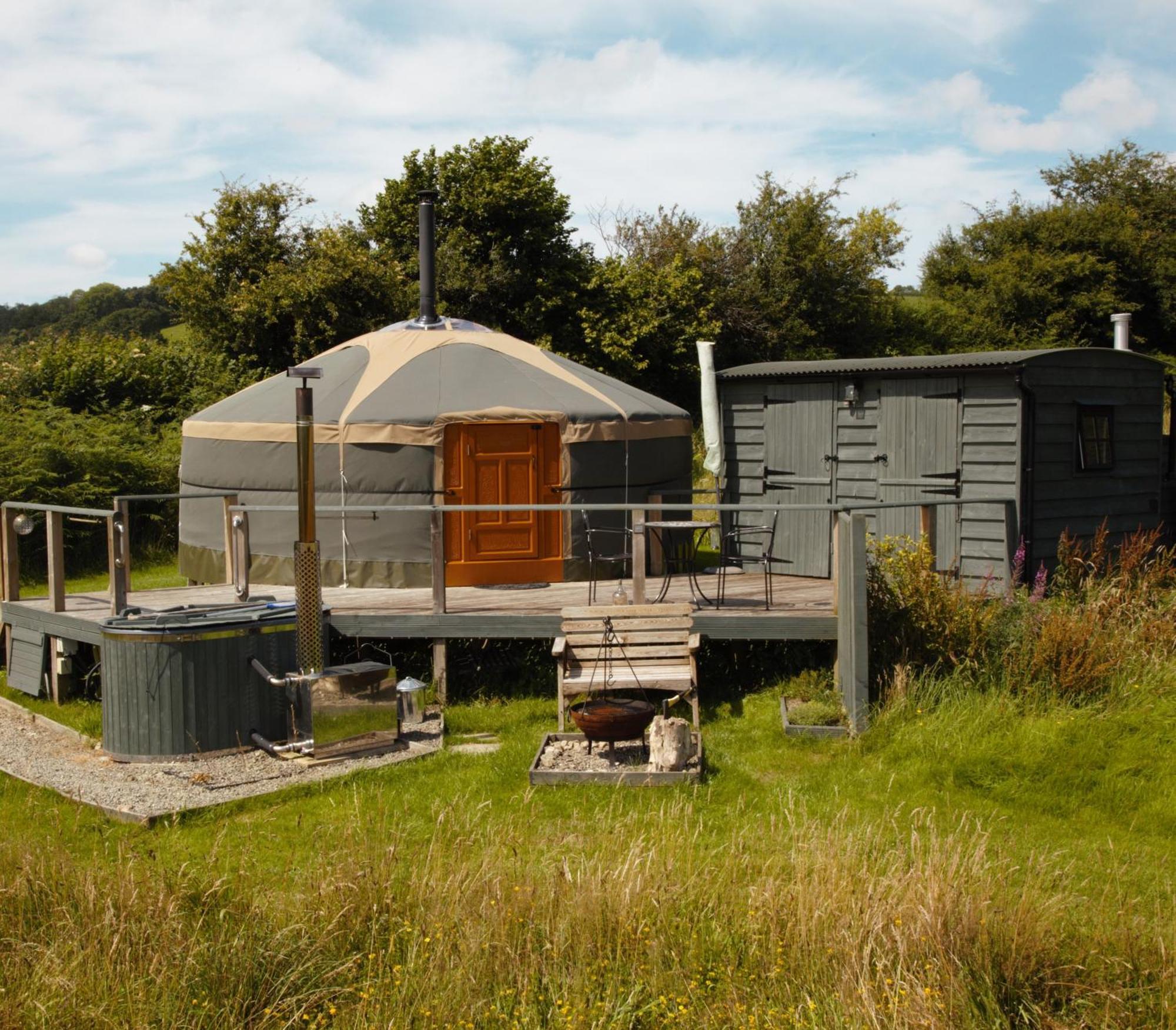 Go Eco Glamping Hotel Lampeter Exterior photo