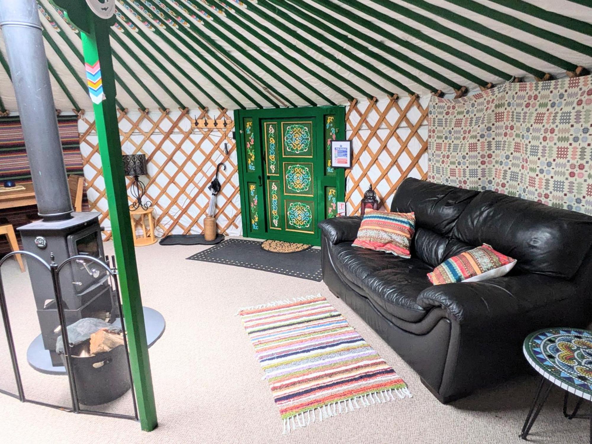 Go Eco Glamping Hotel Lampeter Exterior photo